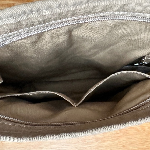 Lands' End NWOT Print Quilted Crossbody Bag - Picture 10 of 12